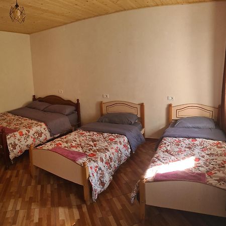 GuestHouse Emanueli Tropoje Eksteriør billede