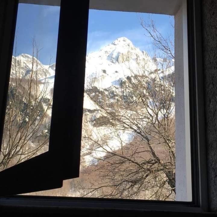GuestHouse Emanueli Tropoje Eksteriør billede
